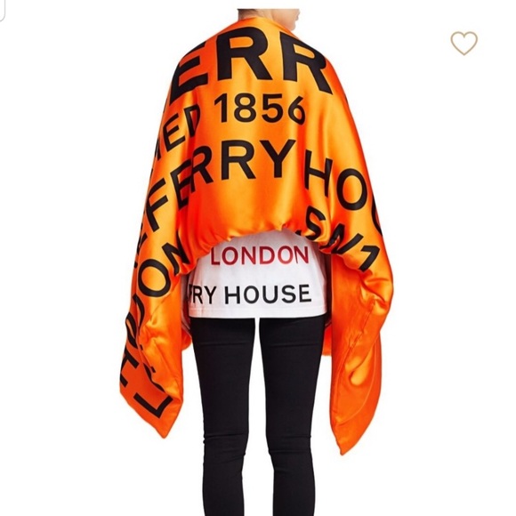 sale .Authentic new Burberry Logo silk scarf - Picture 4 of 15